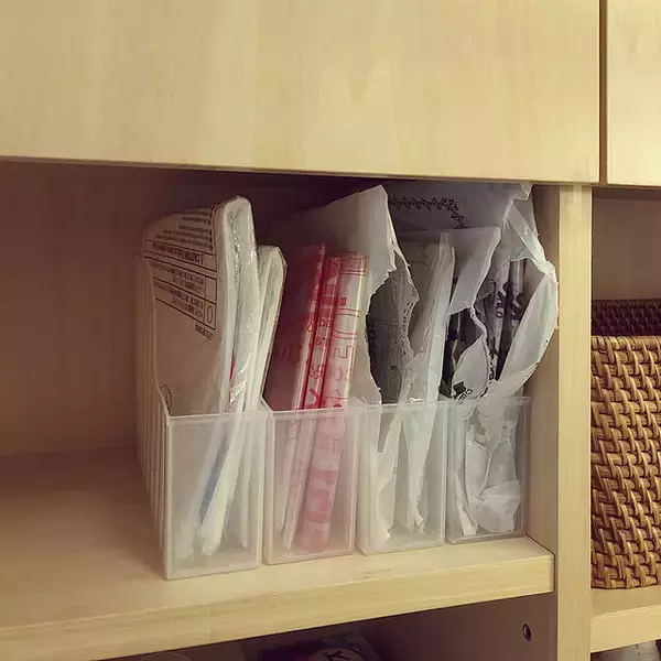 「スマートにしまえるからお部屋が片付く！ゴミ袋の収納術」の画像