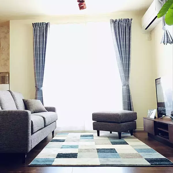 「敷くだけでお部屋のアクセントになる☆ニトリのラグ10選」の画像
