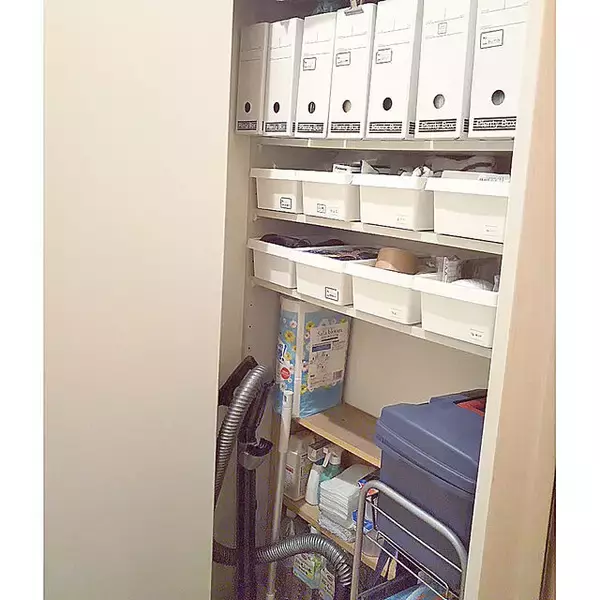 「整えて暮らしがハッピーに♡リビングクローゼットの収納術」の画像