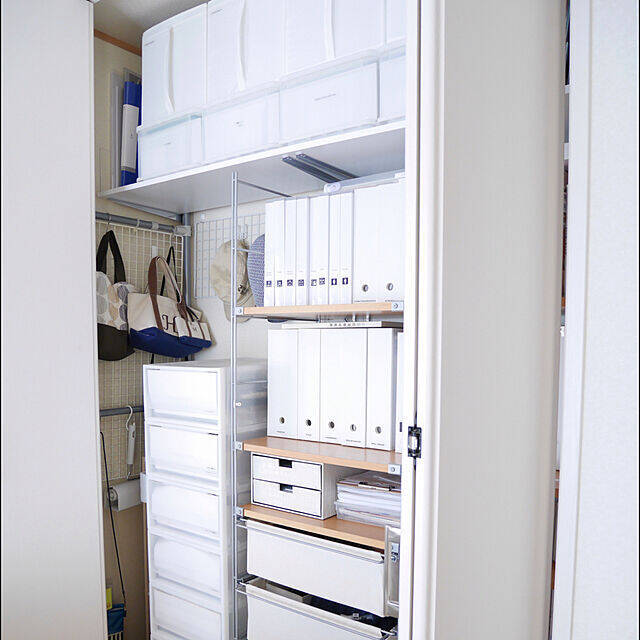 整えて暮らしがハッピーに♡リビングクローゼットの収納術