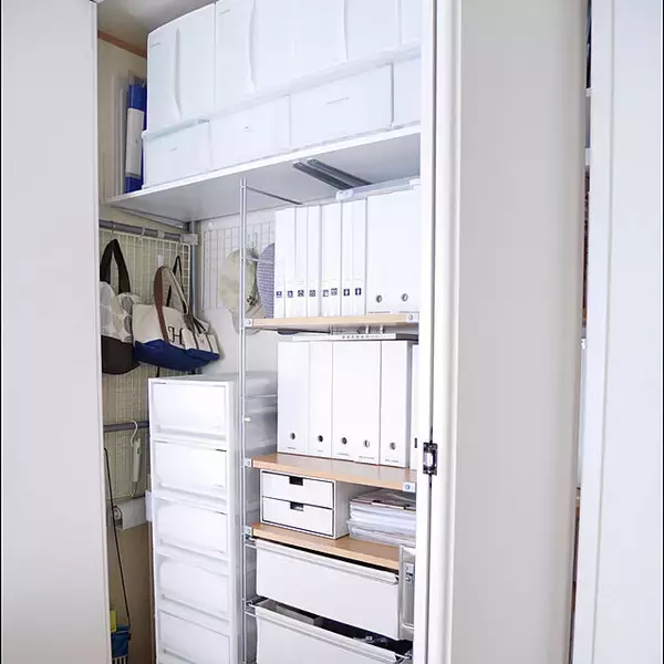 「整えて暮らしがハッピーに♡リビングクローゼットの収納術」の画像