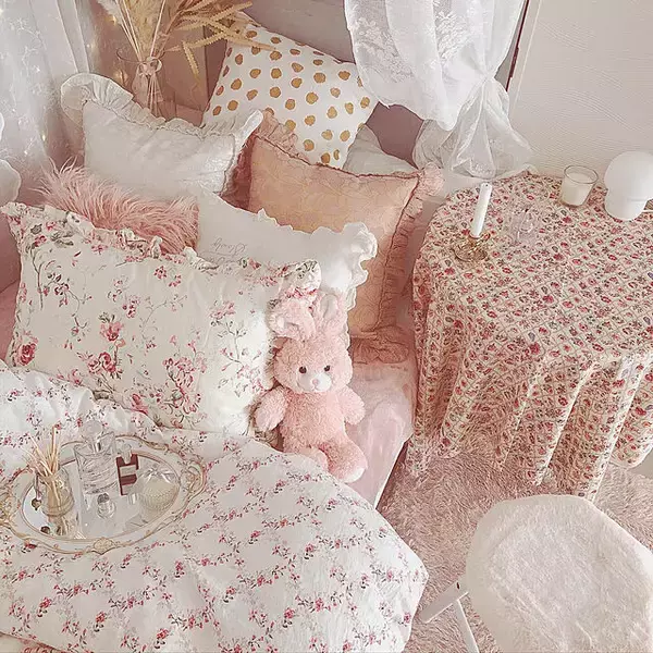 「やっぱりかわいいモノが好き♡大人かわいいインテリア手帖」の画像