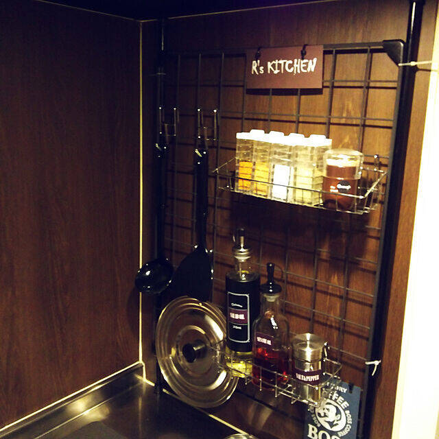 「ステッカーで地味さを解消◎ロゴが活きる男前1Kルーム」 by RYUさん