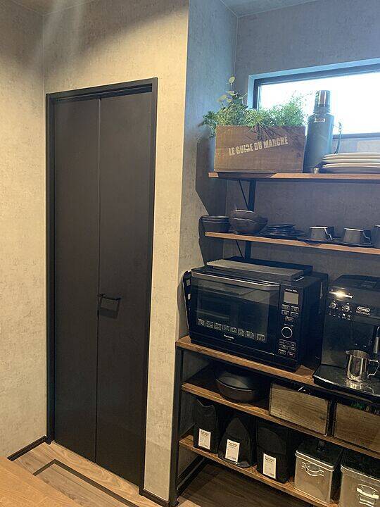 「ひと目惚れ×好きな色で実現する、憧れのカフェスタイル」 by Emaさん