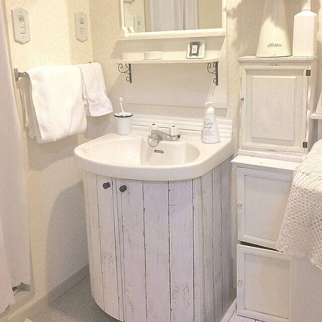 生活感にサヨナラ☆リメイクで洗面所が好きな場所に変わる