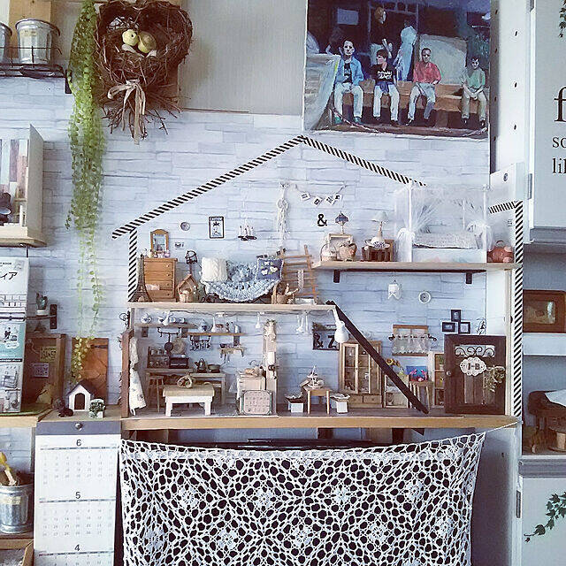 あのころみたいに夢中になれそう♡魅惑のドールハウスDIY