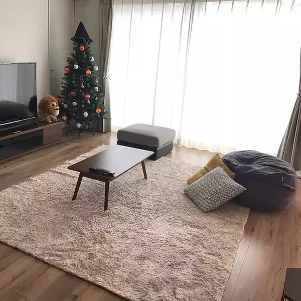 「みんなどうやって過ごしてる？ソファーなしリビングの生活」の画像