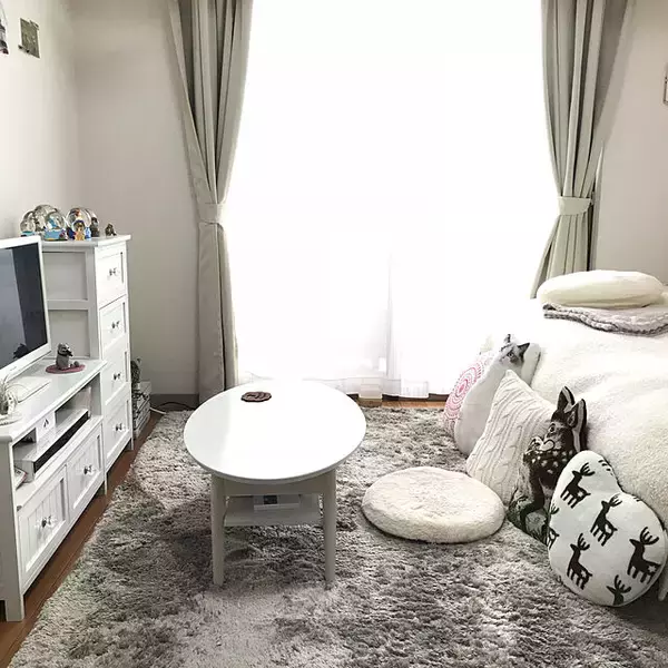 「みんなどうやって過ごしてる？ソファーなしリビングの生活」の画像