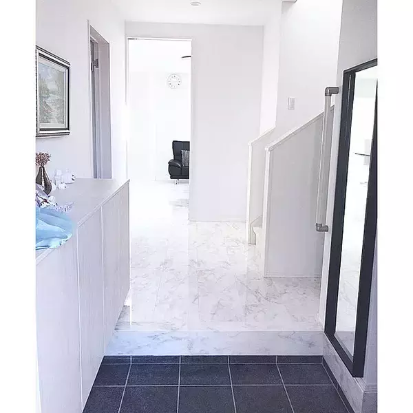 「お家の顔を優雅なお気に入りの場所に♡ホテルライクな玄関」の画像