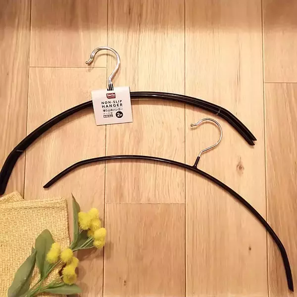 「今すぐに使いたくなる☆100均で買えるおすすめハンガー」の画像