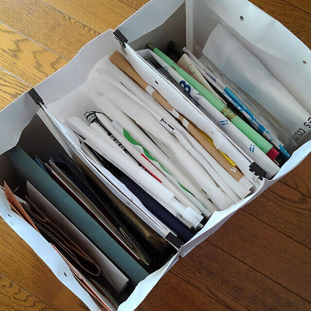 コレでスッキリ♪上手にまとまるレジ袋や紙袋の収納実例