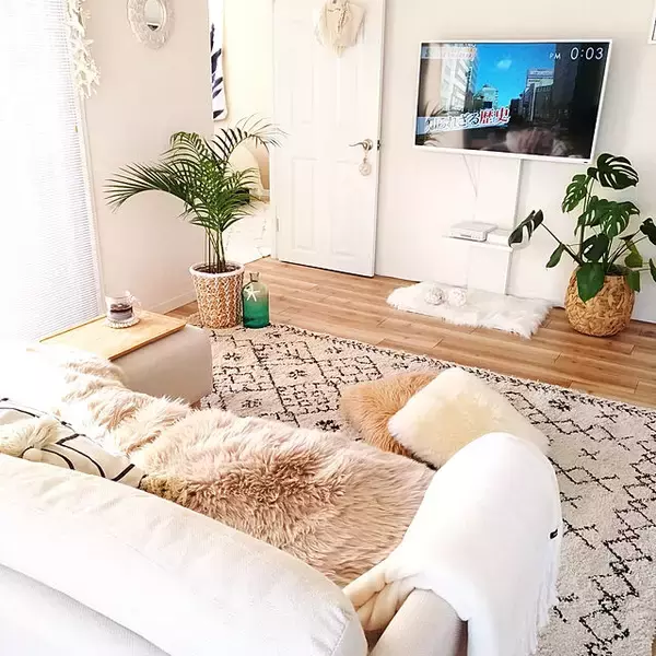 「ゆったりリラックス♡リゾートインテリアを楽しむリビング」の画像