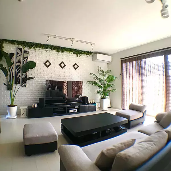 「ゆったりリラックス♡リゾートインテリアを楽しむリビング」の画像