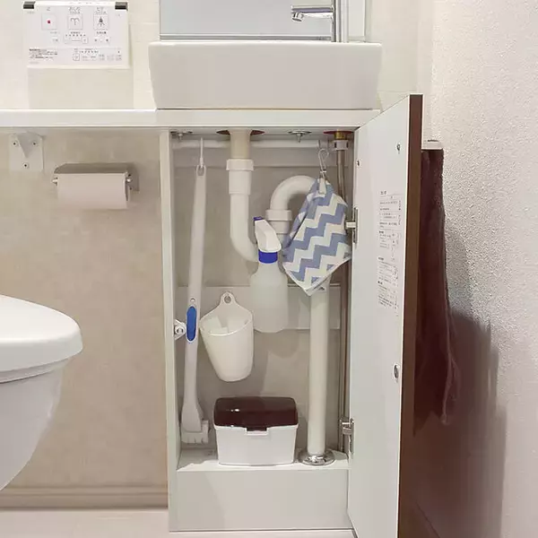 「掃除しやすく快適な置き場所に！トイレブラシの収納方法」の画像