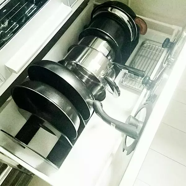 「本棚だけじゃない！ダイソーのブックスタンドの使い方10選」の画像