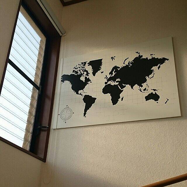 眺めるだけで旅気分を味わえる♪いろいろな世界地図のあるお部屋