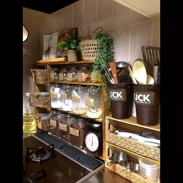 「お部屋をセンスよく格上げ♡セリアの木箱で作るディスプレイ実例集」の画像