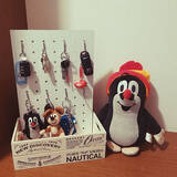 「収納もディスプレイも！ダイソーの有孔ボード活用アイデア10選」の画像5