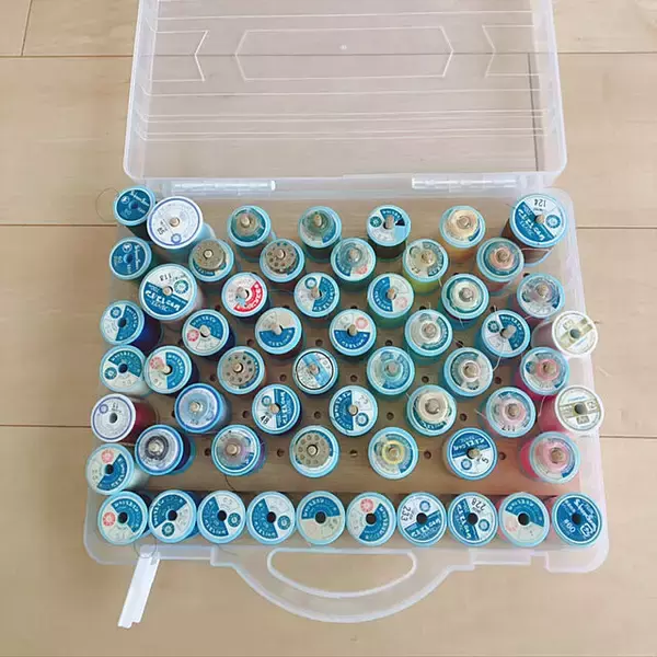 「収納もディスプレイも！ダイソーの有孔ボード活用アイデア10選」の画像