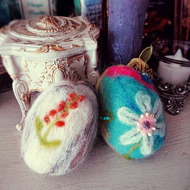 ふわふわ感に癒される♡ハンドメイドの羊毛フェルト作品がある空間