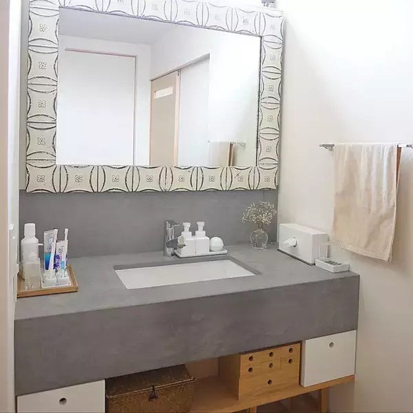 「造作洗面所をお気に入り空間に♪こだわりのミラー10選」の画像