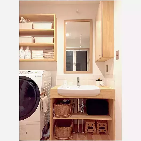 「造作洗面所をお気に入り空間に♪こだわりのミラー10選」の画像