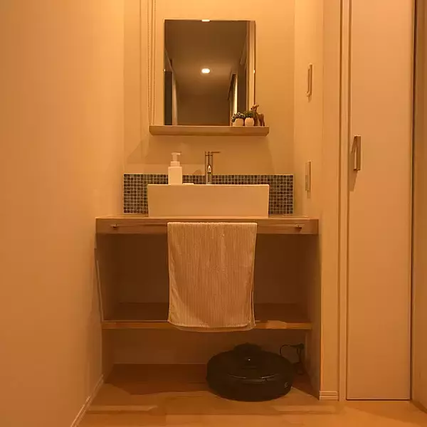 「さりげなく設置してお部屋もスッキリ☆ロボット掃除機の基地をご紹介」の画像