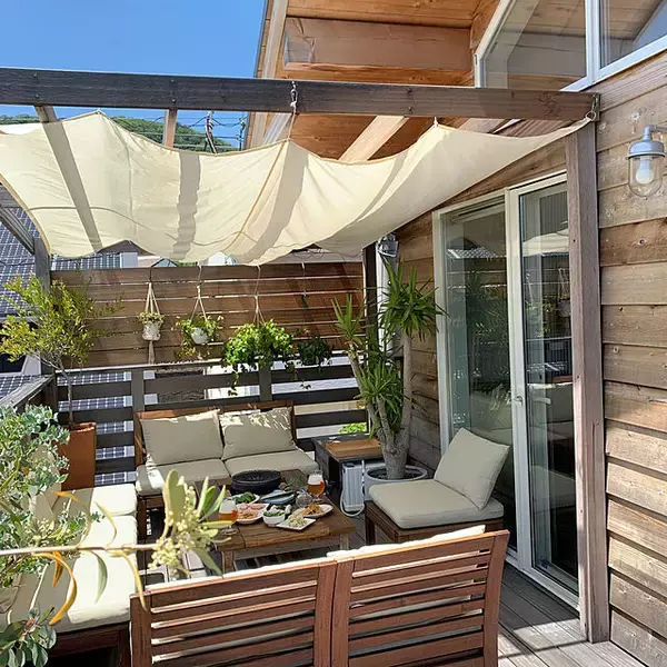 「お部屋から1歩でアウトドアライフ♪ウッドデッキの楽しくて有効的な活用例」の画像