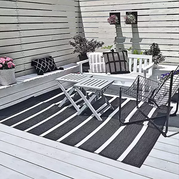 「お部屋から1歩でアウトドアライフ♪ウッドデッキの楽しくて有効的な活用例」の画像