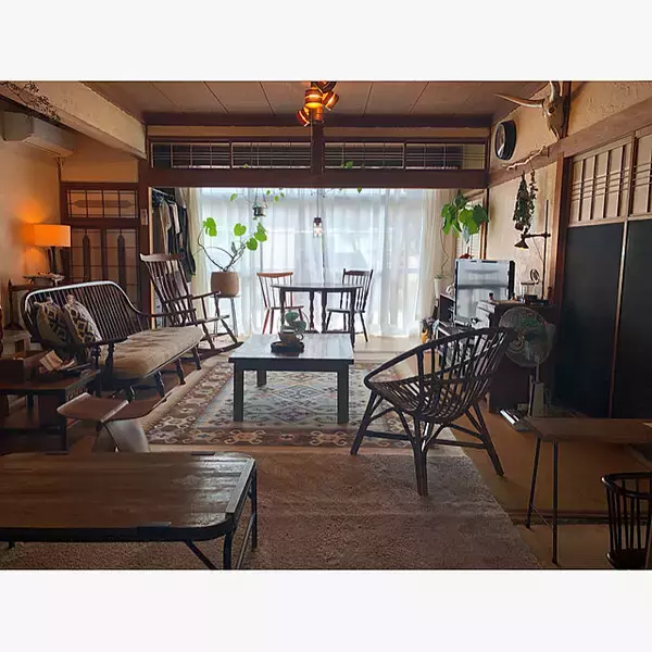 「歴史を共に刻む椅子。ラタンチェアのある暮らし」の画像