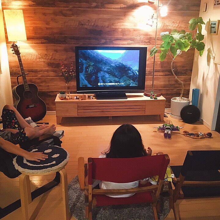 「快適な暮らしづくりのピースに申し分ない、天然木のローテレビボード」 by n.kiki.aさん