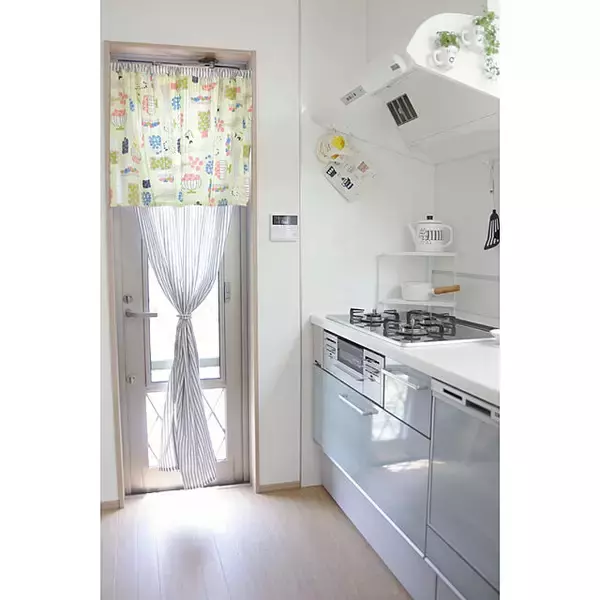 「強い日差しをコントロールして快適なお部屋に☆紫外線対策アイデア集」の画像