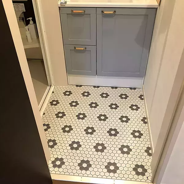 「水回りはDIYで整えるのが◎トイレや洗面所、キッチンを自分好みにリメイク」の画像