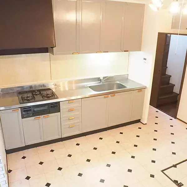 「水回りはDIYで整えるのが◎トイレや洗面所、キッチンを自分好みにリメイク」の画像