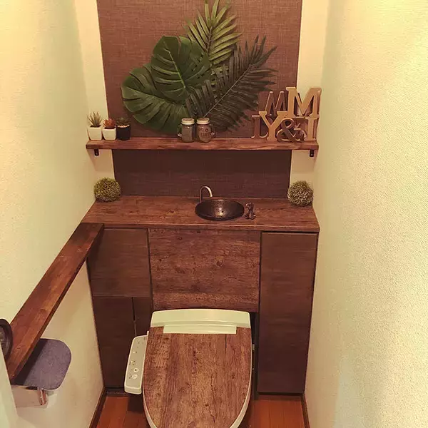 「水回りはDIYで整えるのが◎トイレや洗面所、キッチンを自分好みにリメイク」の画像