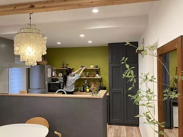 「「色の魔法と好きを楽しむ。マスタードイエローが映える、印象的なキッチン」 by colorerさん」の画像