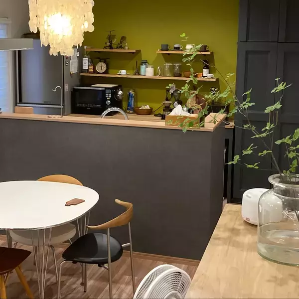 「「色の魔法と好きを楽しむ。マスタードイエローが映える、印象的なキッチン」 by colorerさん」の画像