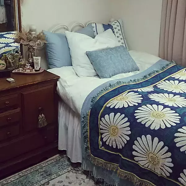 「一人時間をより楽しめる☆一人暮らしさんたちのベッド周り実例」の画像