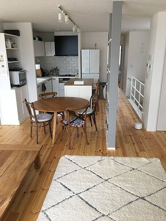 「暮らしを柔軟に活気づける、北欧シンプルなオープンキッチン」 by uoさん