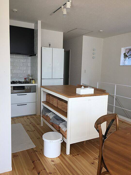 「暮らしを柔軟に活気づける、北欧シンプルなオープンキッチン」 by uoさん