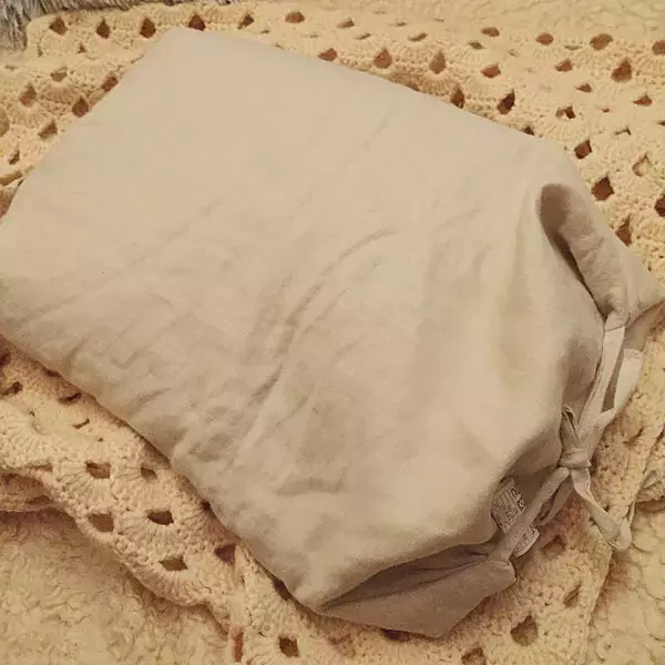 「睡眠の質を高める秘訣は枕にあり♪素材・機能・個数に着目した枕の選び方」の画像