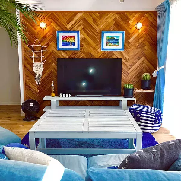 「リビングがリゾートに♡ブルー系カラーで作るマリンテイストなリビング」の画像