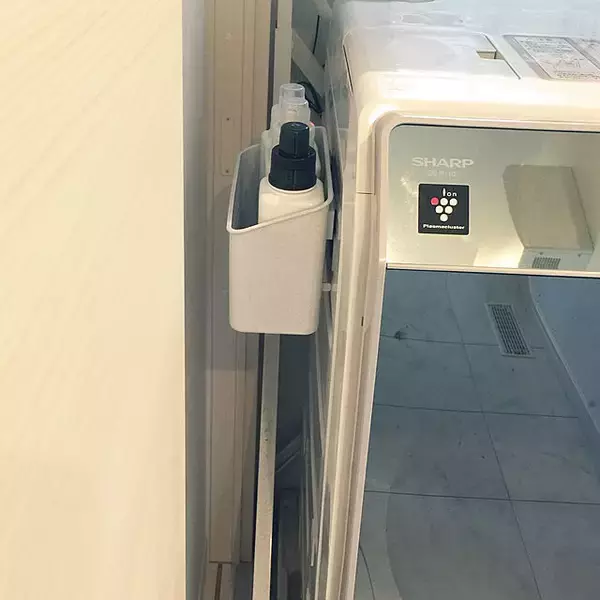 「スッキリ＆快適を約束！洗濯機まわりを使いやすくする感動の収納術10選」の画像