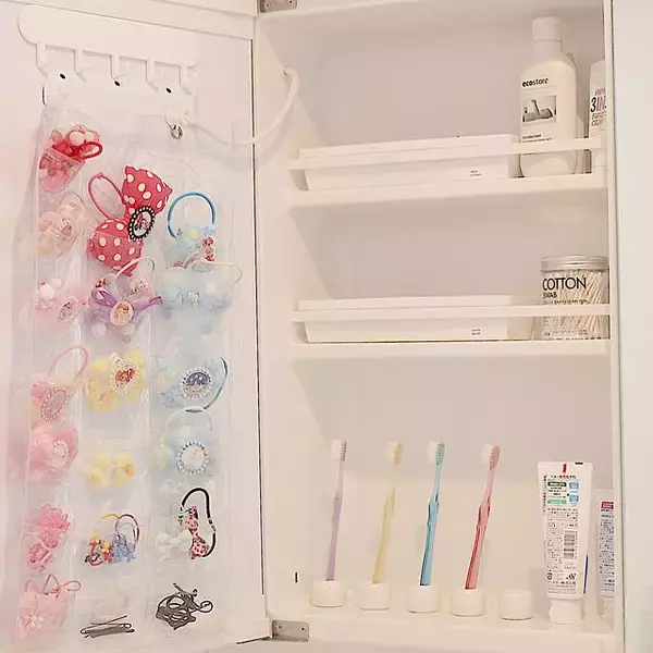 「見つけやすい取りやすい片づけやすい♪フックを使ったヘアゴム収納」の画像