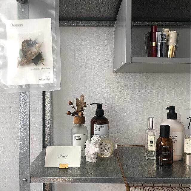 「見せる収納を楽しみやすい、シンプルなIKEAのスチールシェルフ」 by Kinggiewuさん