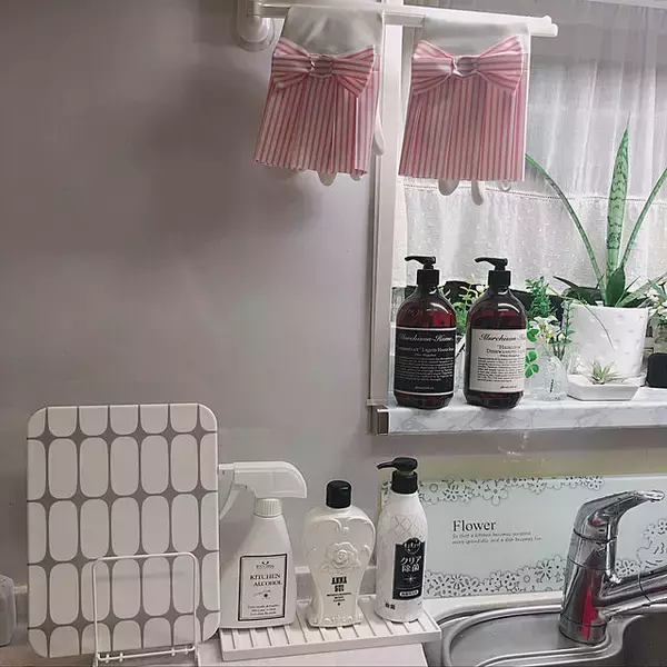 「手肌を守る頼もしい味方！インテリアになじむゴム手袋」の画像