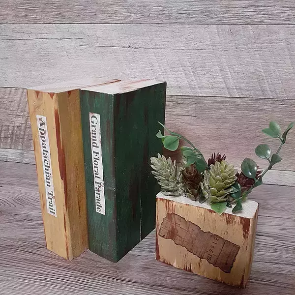 「初心者さんでもきっとできる！2×4材を使った簡単DIYアイディア」の画像