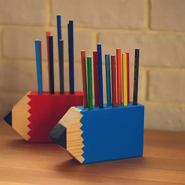 「初心者さんでもきっとできる！2×4材を使った簡単DIYアイディア」の画像