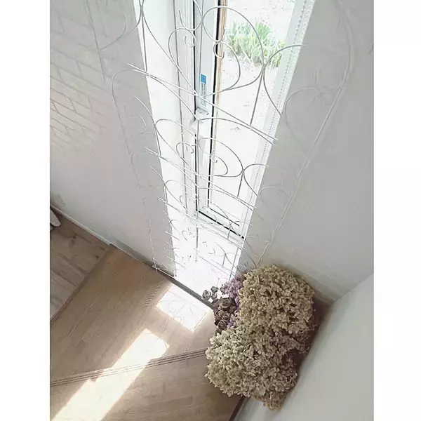 「飼い主さんもこれで安心！猫ちゃんの脱走防止対策アイデア」の画像