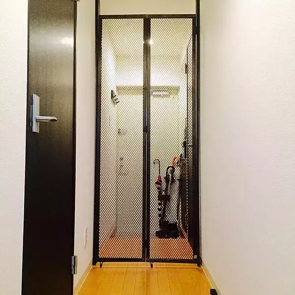 「飼い主さんもこれで安心！猫ちゃんの脱走防止対策アイデア」の画像